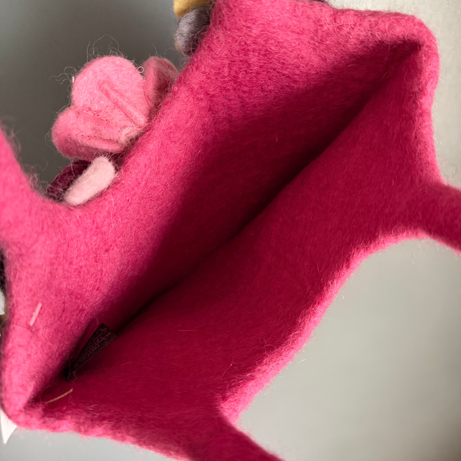 Tara Handknits Pink Boiled Wool Floral Pink Hand Bag Purse Handmade Nwt Nepal — image 6 of 8